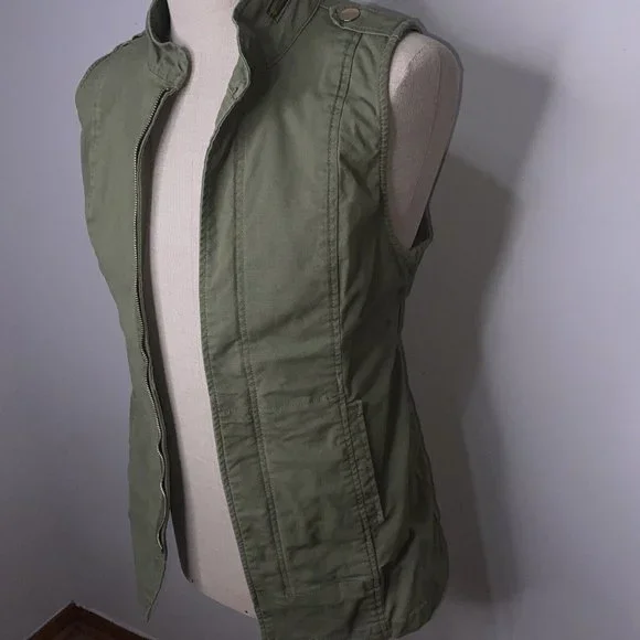 CAbi Womens Vest Green Army Cargo Utility Elastic Back Pockets Safari  Small - Picture 2 of 7